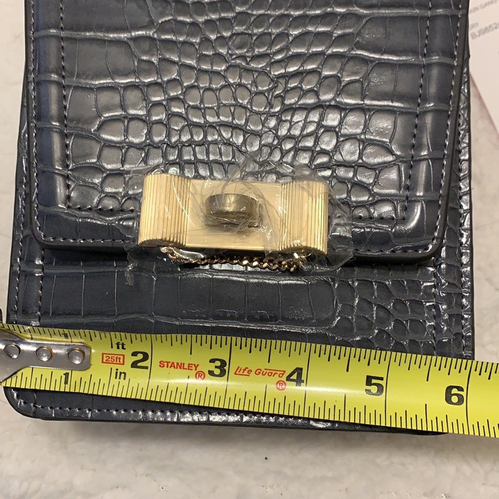 🌸 Betsey Johnson chain gang crossbody gray - Picture 9 of 10